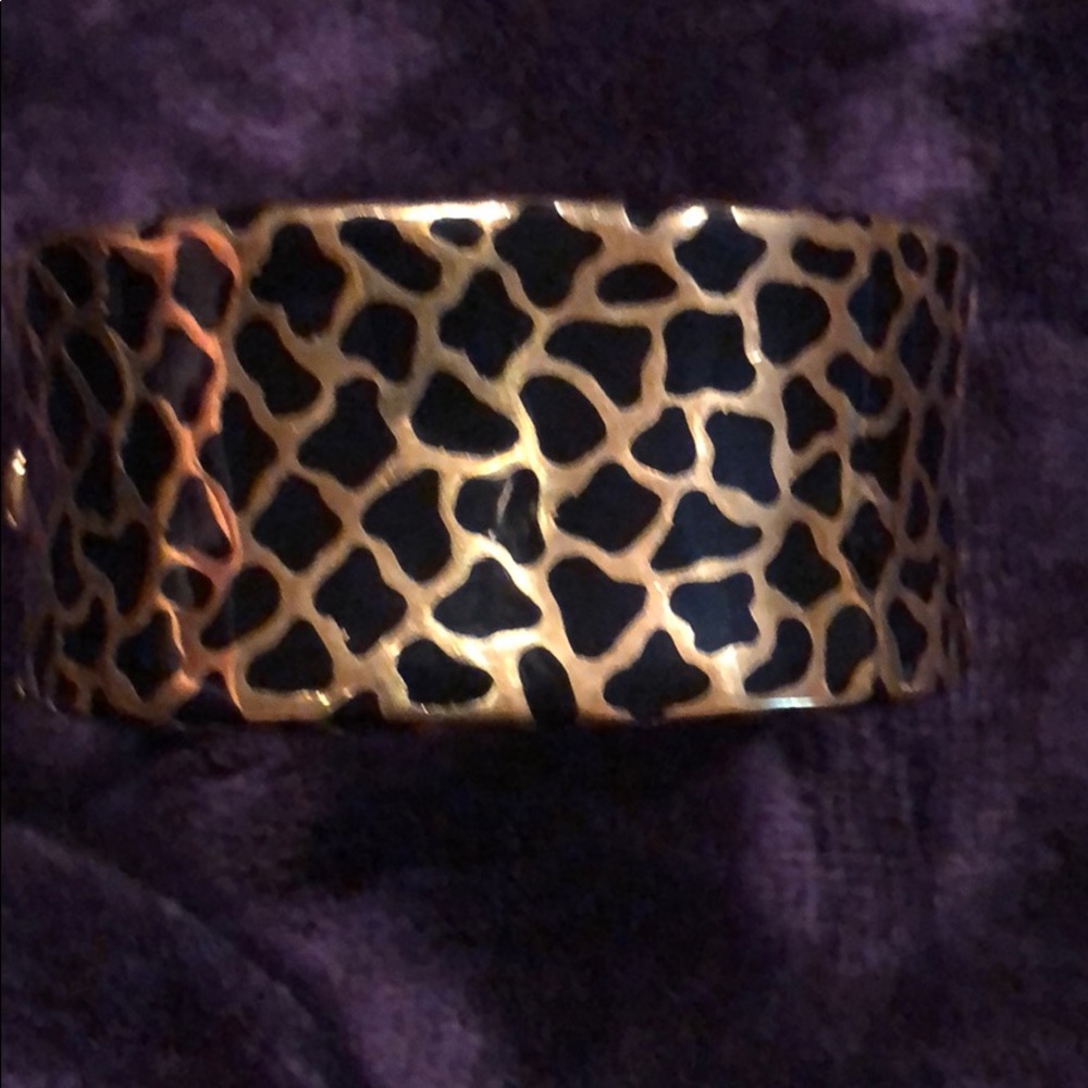 Black/Gold leopard Bracelet. NWOT